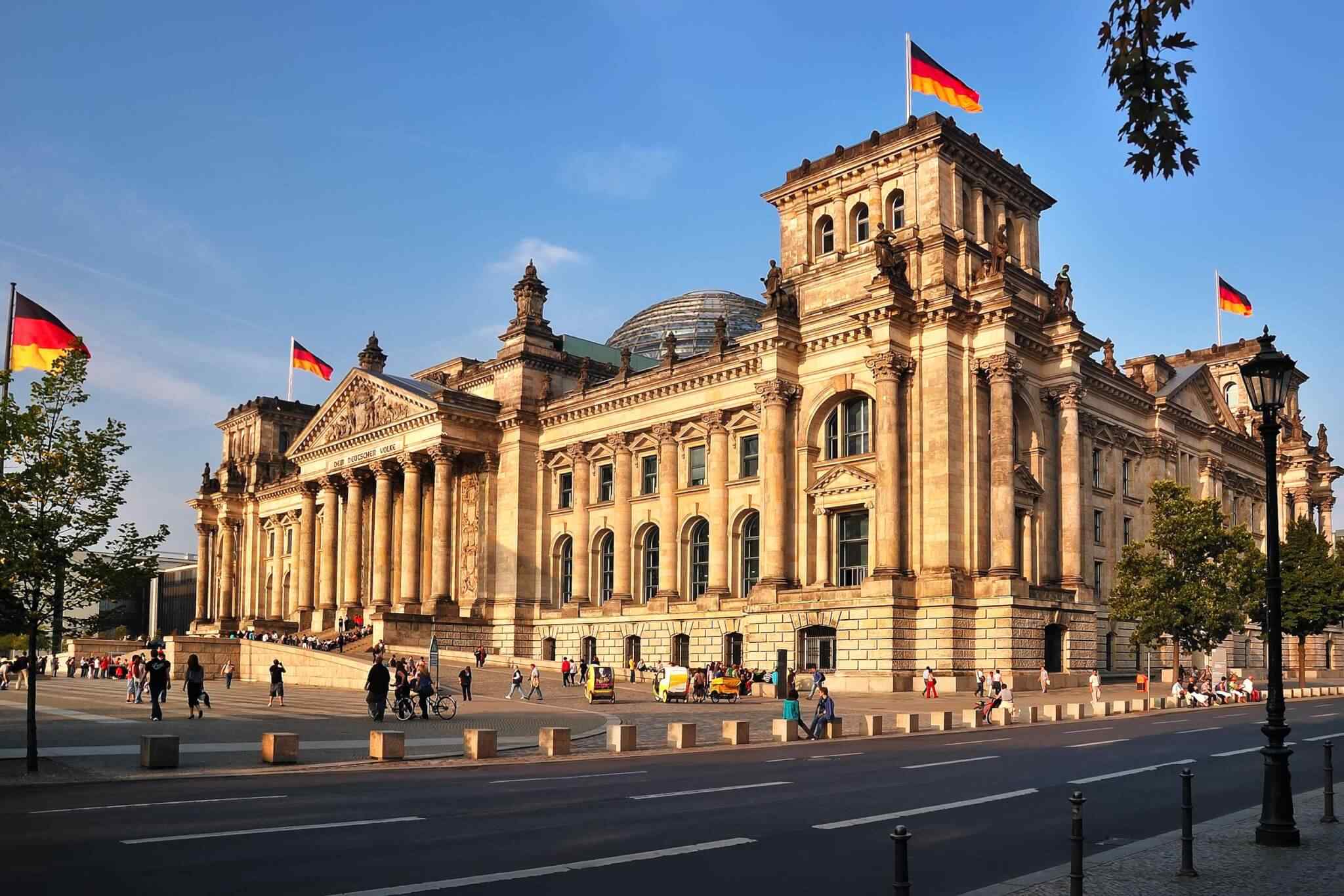 https://www.alawttan.com/wp-content/uploads/2018/09/destination-berlin-01.jpg